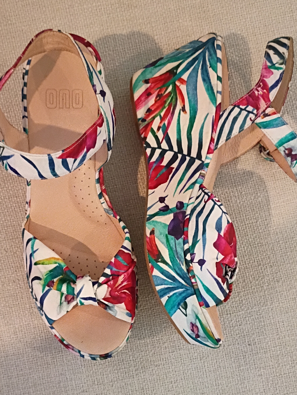 ONO-Sz 10-Rich Luxe Tropical Floral Fabric Peep-Toe Platform Wedge Sandals Retro